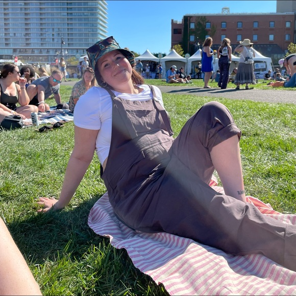 Meet your Posher, Jillian - Picture 2 of 7